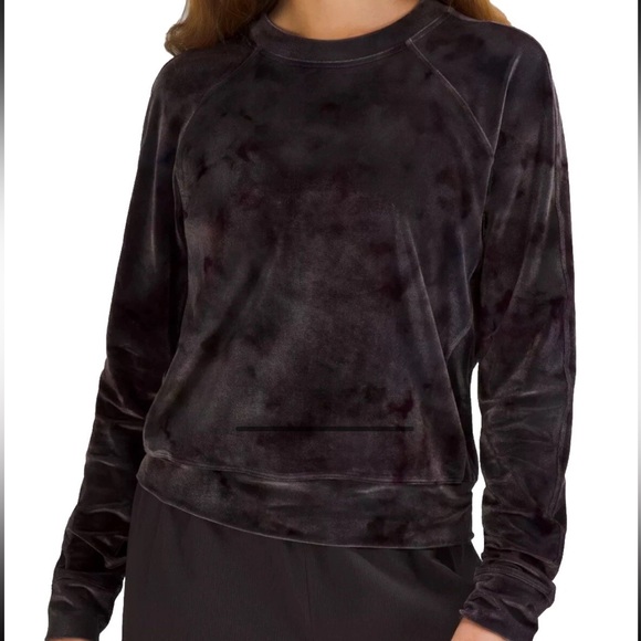 lululemon athletica Tops - Lululemon VELOUR WARM DOWN size 6